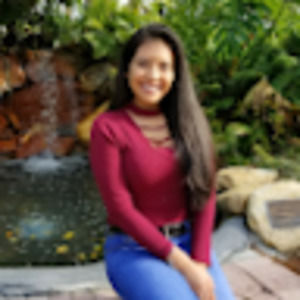 Meet your Posher, Estela